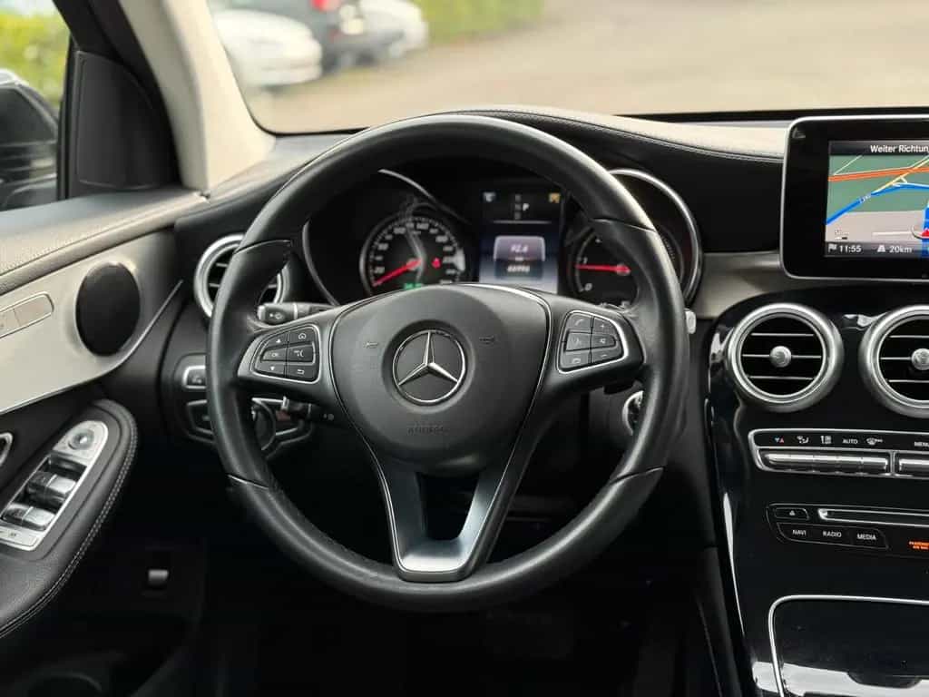Mercedes-Benz GLC 220 d 4Matic Garantie* 1.Hand* 01/2018-photo-19