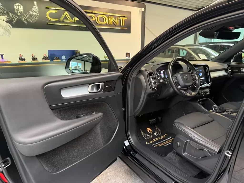 Volvo XC40 XC 40  Momentum Pro AWD 2.0l /Pano/CarPlay/Virt 08/2019-photo-11