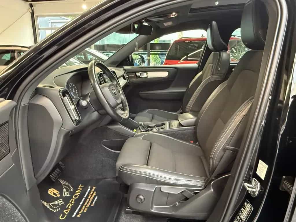 Volvo XC40 XC 40  Momentum Pro AWD 2.0l /Pano/CarPlay/Virt 08/2019-photo-13