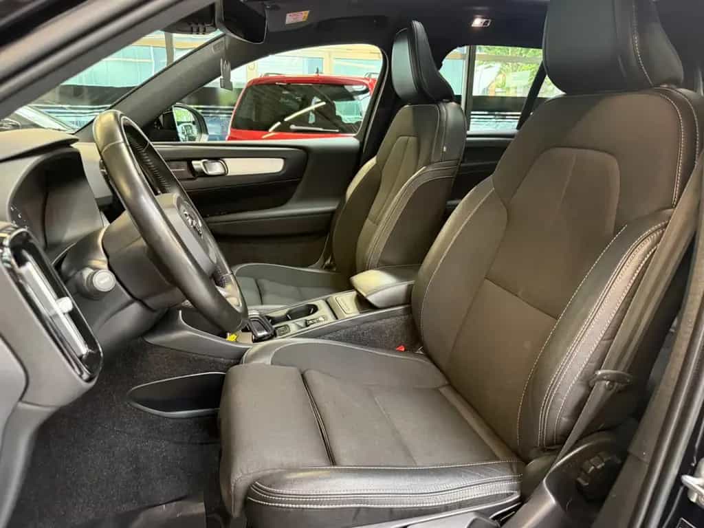 Volvo XC40 XC 40  Momentum Pro AWD 2.0l /Pano/CarPlay/Virt 08/2019-photo-14