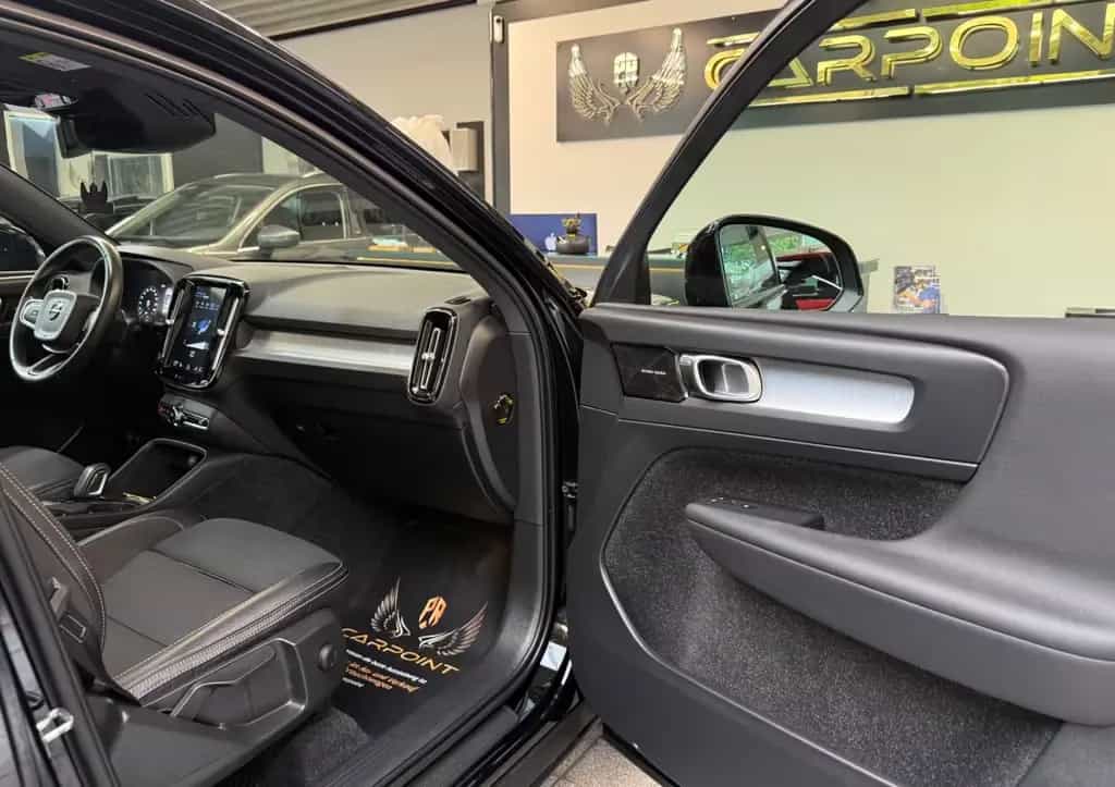 Volvo XC40 XC 40  Momentum Pro AWD 2.0l /Pano/CarPlay/Virt 08/2019-photo-17
