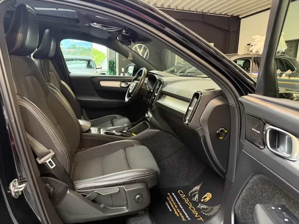 Volvo XC40 XC 40  Momentum Pro AWD 2.0l /Pano/CarPlay/Virt 08/2019-photo-18