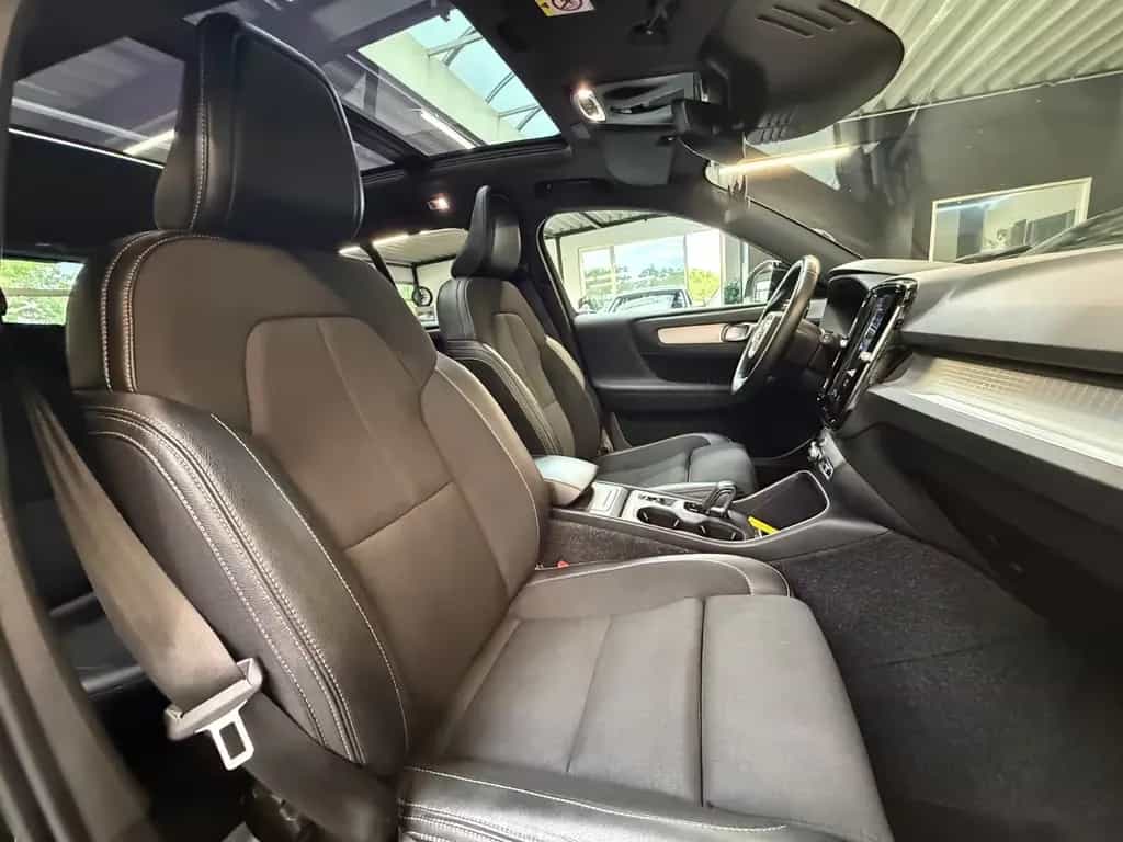 Volvo XC40 XC 40  Momentum Pro AWD 2.0l /Pano/CarPlay/Virt 08/2019-photo-19
