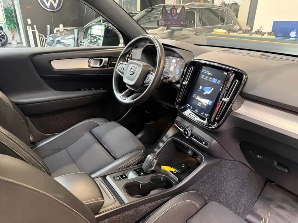 Volvo XC40 XC 40  Momentum Pro AWD 2.0l /Pano/CarPlay/Virt 08/2019-photo-20