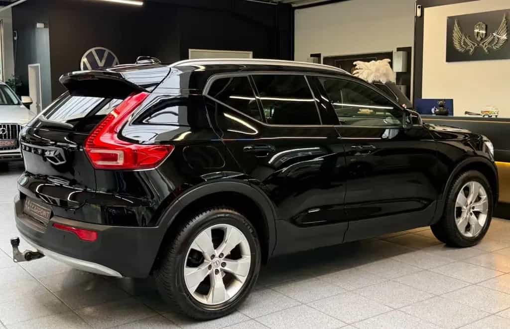 Volvo XC40 XC 40  Momentum Pro AWD 2.0l /Pano/CarPlay/Virt 08/2019-photo-8