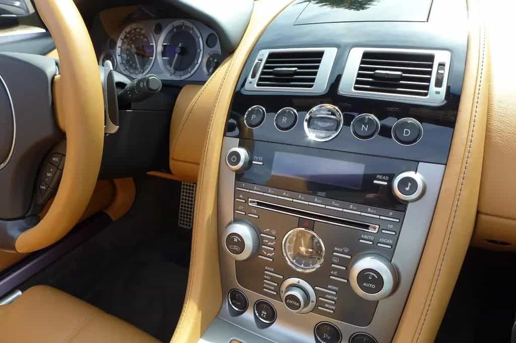 Aston Martin DB9 Volante 6.0 Touchtronic - 04/2010-photo-7