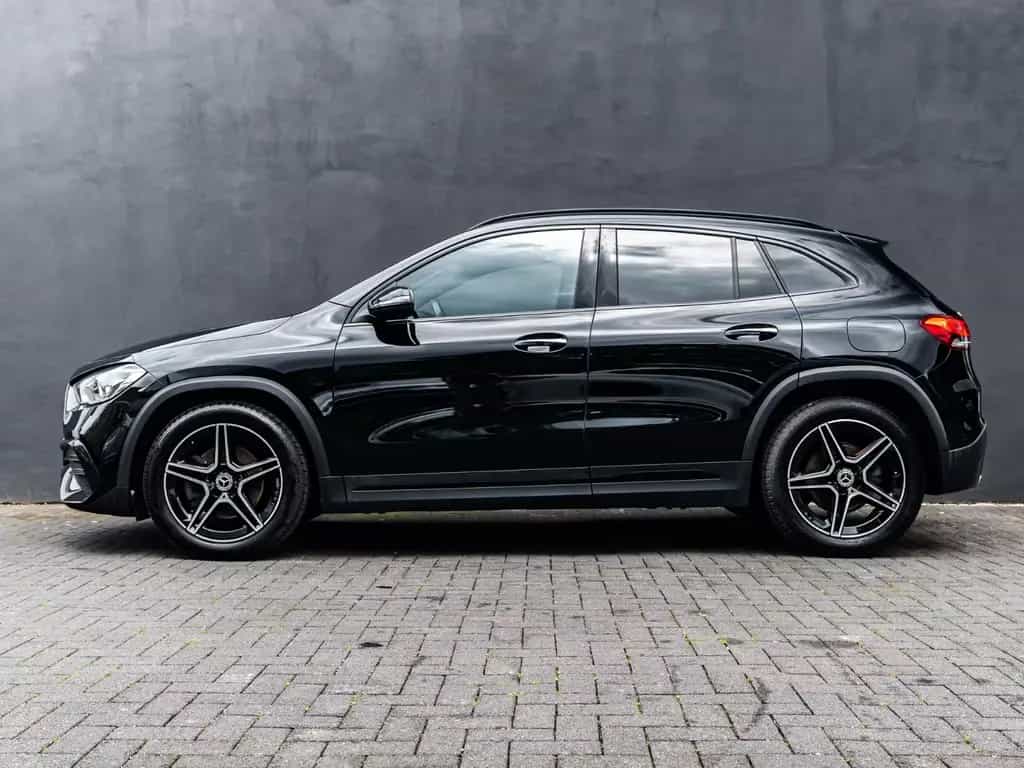 Mercedes-Benz GLA 220 d 4Matic neues Mod. Leder Navi AMG LINE 08/2020-photo-3