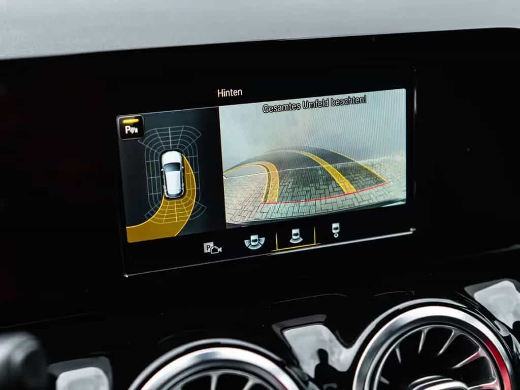 Mercedes-Benz GLA 220 d 4Matic neues Mod. Leder Navi AMG LINE 08/2020-photo-32