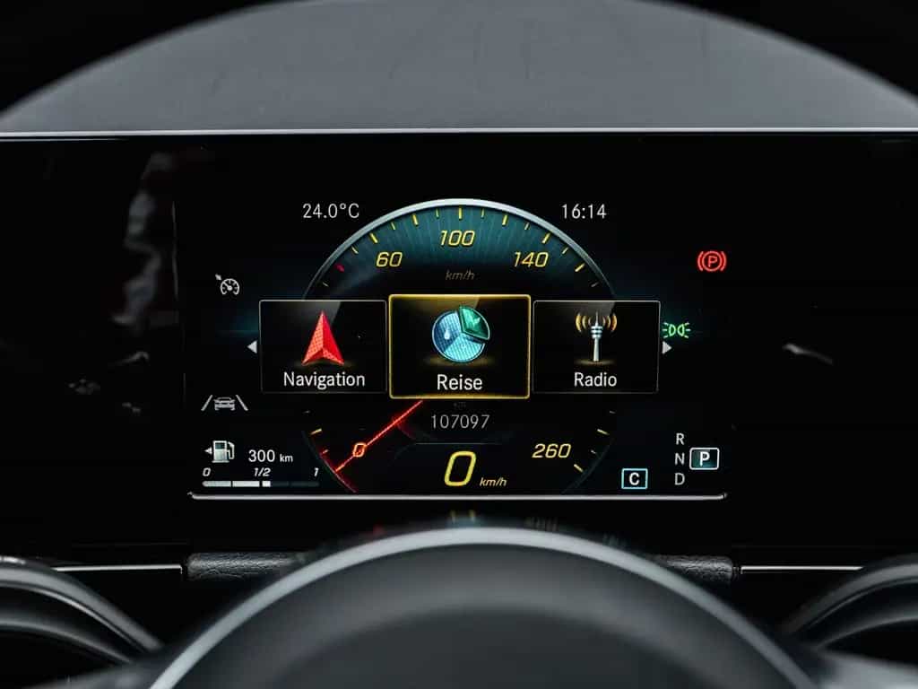 Mercedes-Benz GLA 220 d 4Matic neues Mod. Leder Navi AMG LINE 08/2020-photo-34