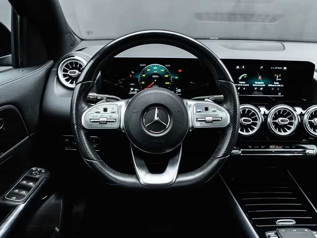 Mercedes-Benz GLA 220 d 4Matic neues Mod. Leder Navi AMG LINE 08/2020-photo-36