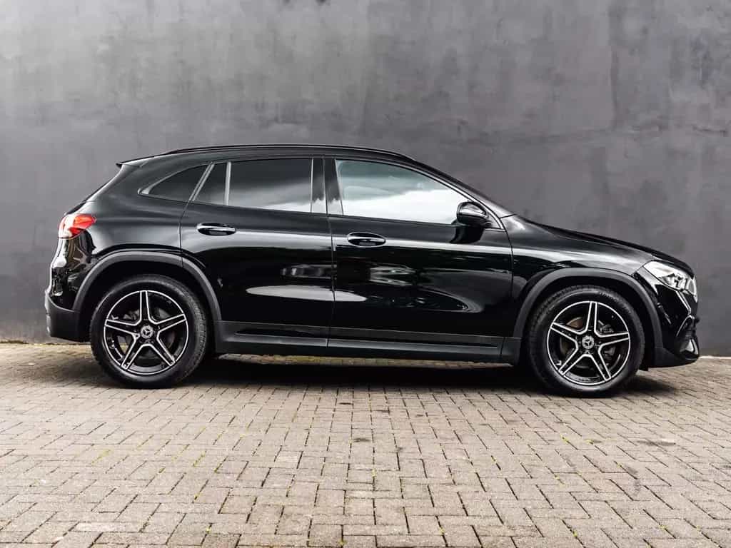 Mercedes-Benz GLA 220 d 4Matic neues Mod. Leder Navi AMG LINE 08/2020-photo-4