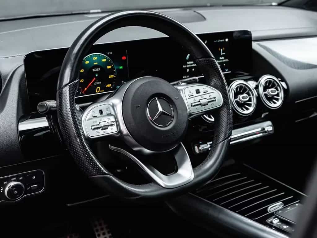 Mercedes-Benz GLA 220 d 4Matic neues Mod. Leder Navi AMG LINE 08/2020-photo-47