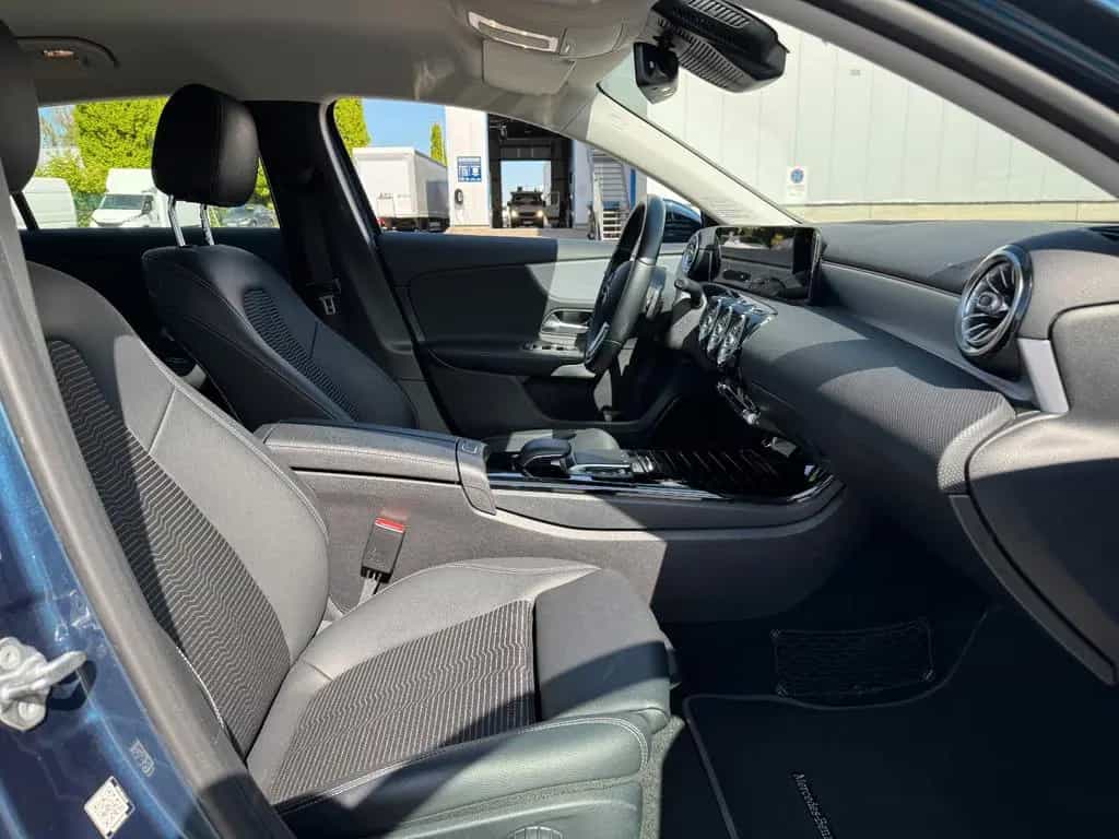 Mercedes-Benz A 250 Garantie *nur 35000 Km*Keyless *Memory*Amg 12/2019-photo-17
