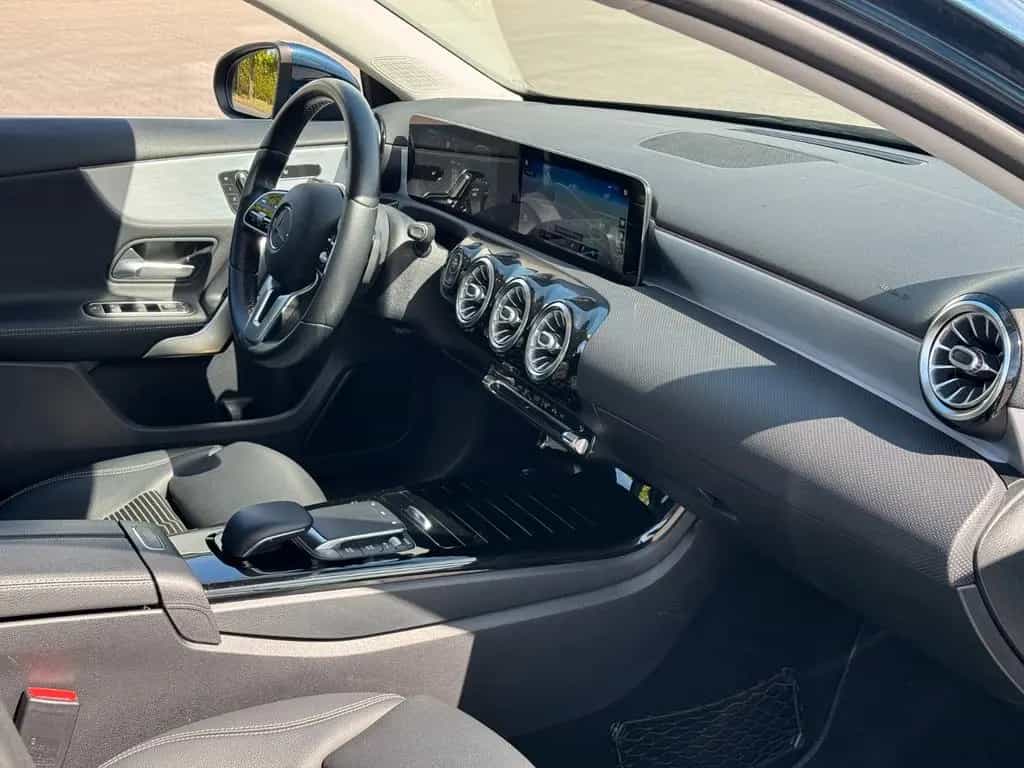 Mercedes-Benz A 250 Garantie *nur 35000 Km*Keyless *Memory*Amg 12/2019-photo-19