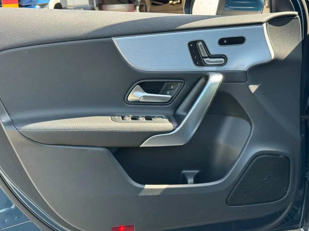 Mercedes-Benz A 250 Garantie *nur 35000 Km*Keyless *Memory*Amg 12/2019-photo-29