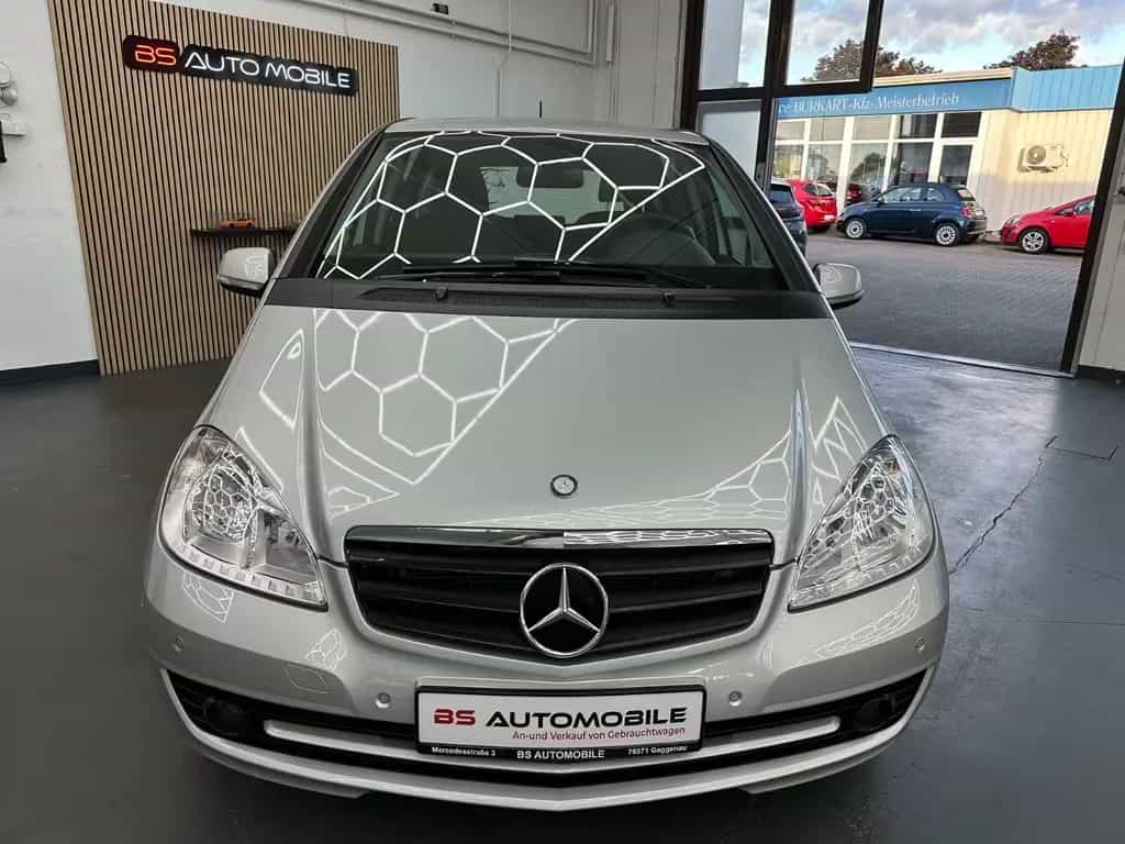 Mercedes-Benz A 180 5-türig **72tkm** Automatik AHK SHZ 10/2010-photo-1