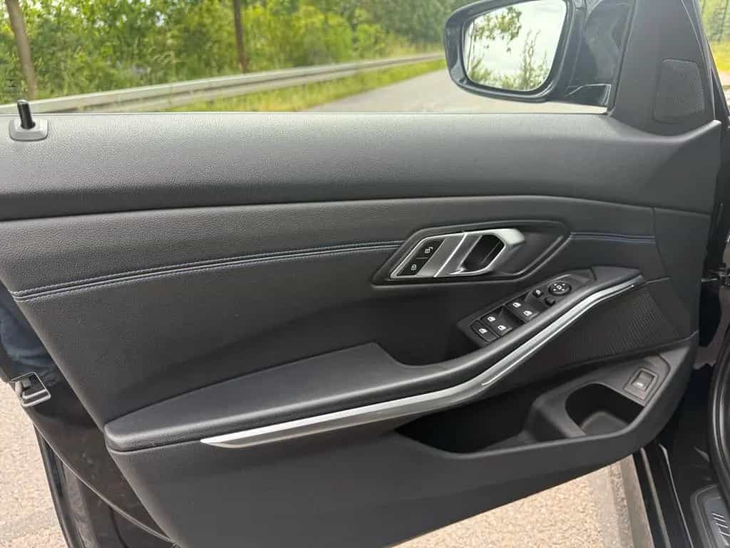 BMW 330 d xDrive M-Sportpaket*LASER*HUD*INNOV*AMBIENT 12/2019-photo-22