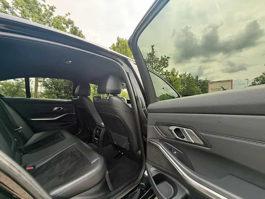 BMW 330 d xDrive M-Sportpaket*LASER*HUD*INNOV*AMBIENT 12/2019-photo-25