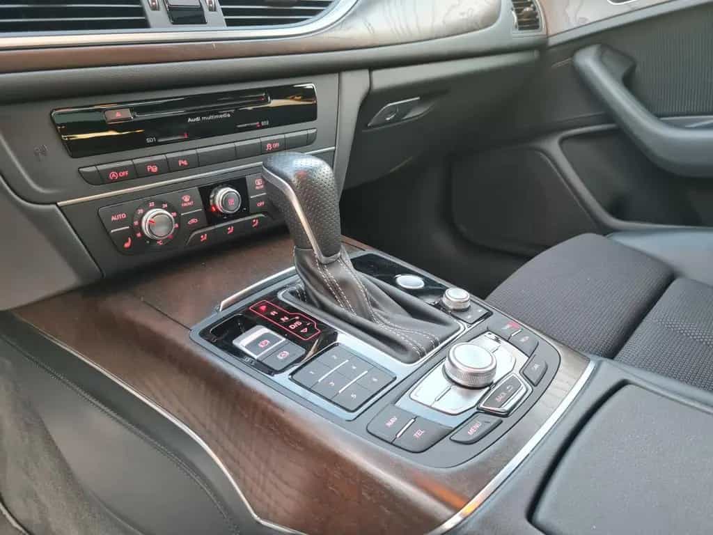 Audi A6 Avant 2.0 TDI ultra 10/2015-photo-11
