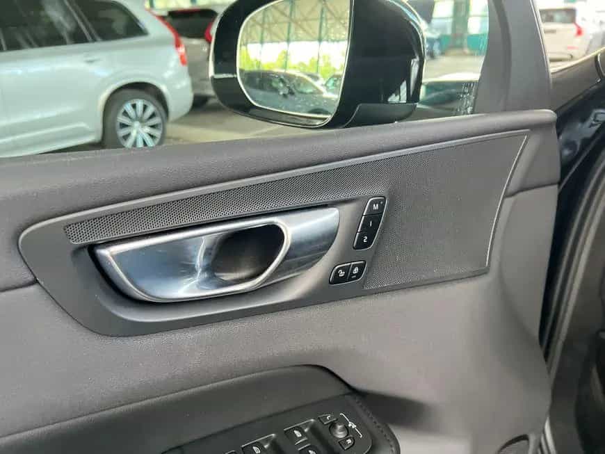 Volvo XC60 B4 Plus-Dark Glasd PilotAssist BLIS Leder 1 10/2022-photo-23