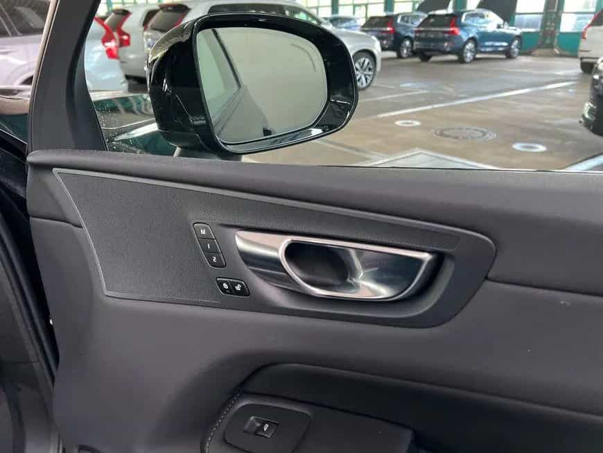 Volvo XC60 B4 Plus-Dark Glasd PilotAssist BLIS Leder 1 10/2022-photo-30