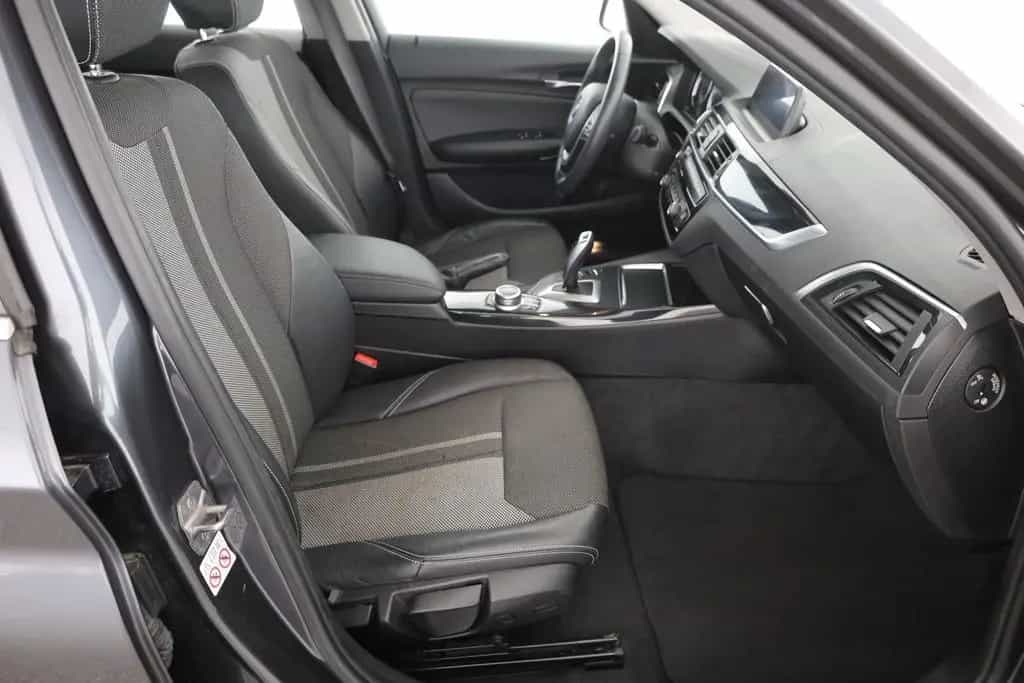 BMW 118 i Urban Line LED ACC Kamera Keyless-Go 12/2018-photo-23