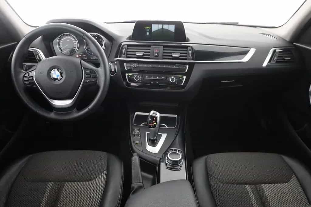 BMW 118 i Urban Line LED ACC Kamera Keyless-Go 12/2018-photo-8