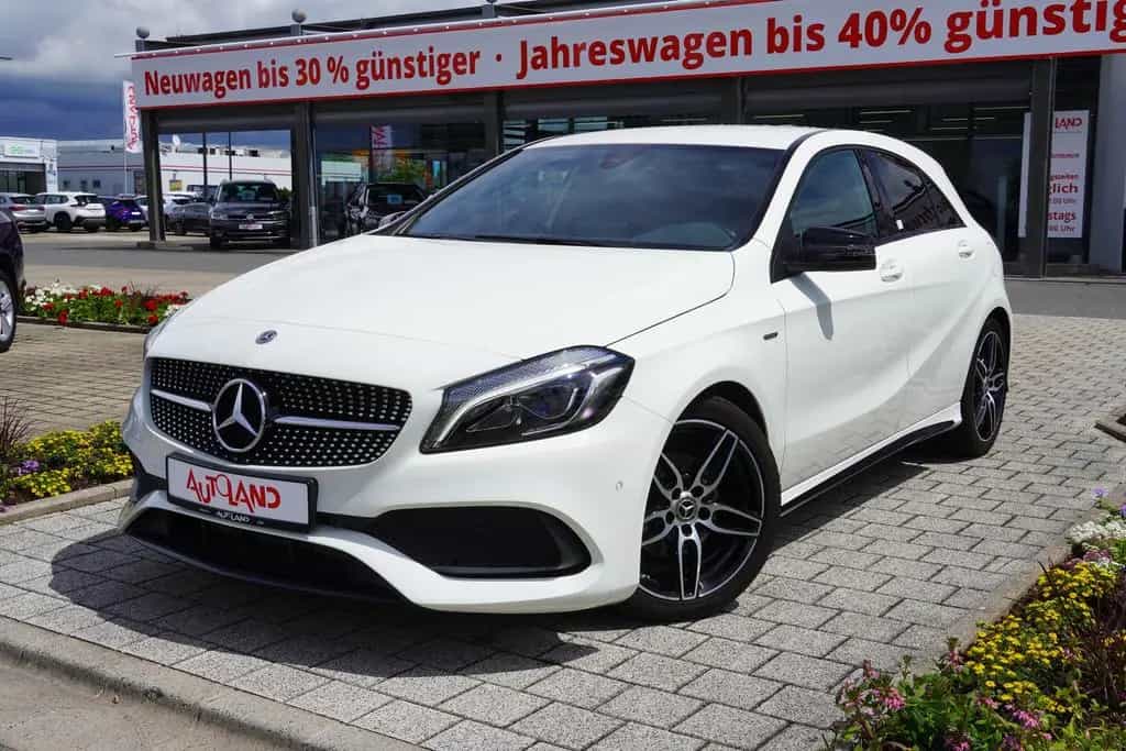 Mercedes-Benz A 200 A200 7G-DCT AMG Line LED Navi Sitzheizung Klima 02/2018-photo-1