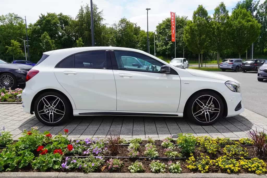 Mercedes-Benz A 200 A200 7G-DCT AMG Line LED Navi Sitzheizung Klima 02/2018-photo-4