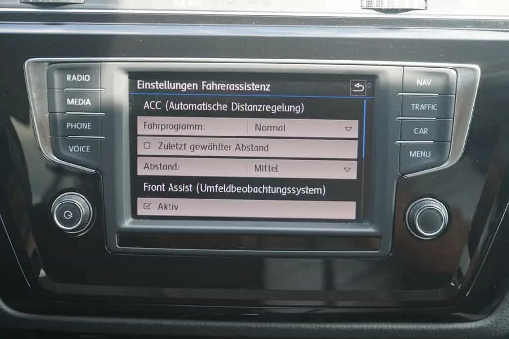 Volkswagen Touran 1.4 TSI DSG Highline LED Navi ACC 7-Sitze 01/2017-photo-11
