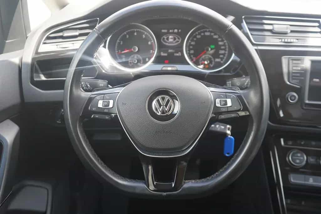 Volkswagen Touran 1.4 TSI DSG Highline LED Navi ACC 7-Sitze 01/2017-photo-19