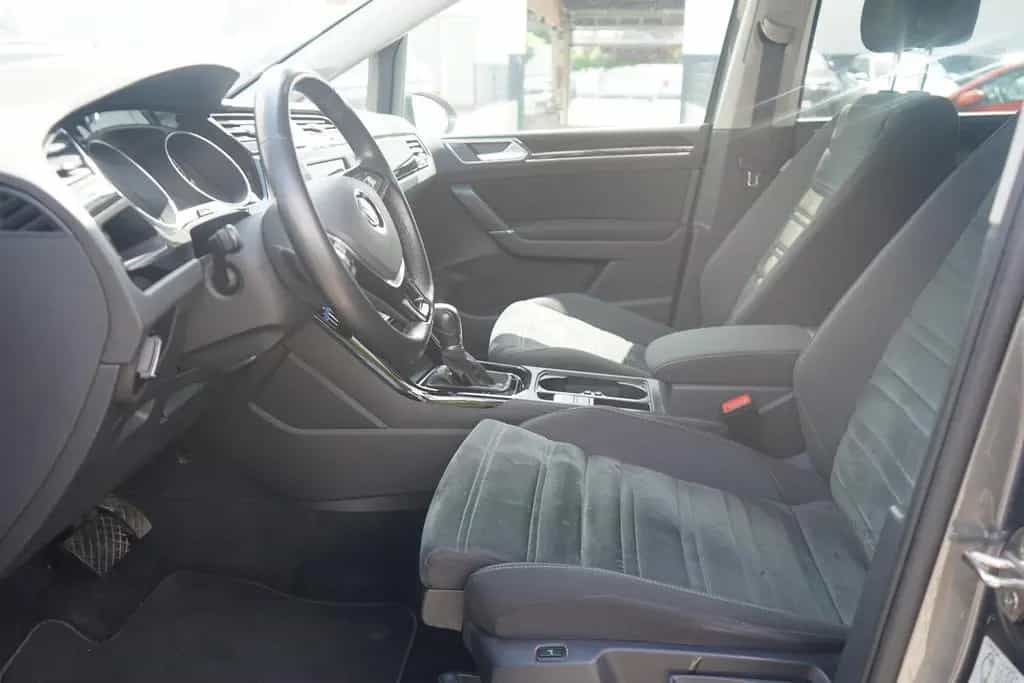 Volkswagen Touran 1.4 TSI DSG Highline LED Navi ACC 7-Sitze 01/2017-photo-28