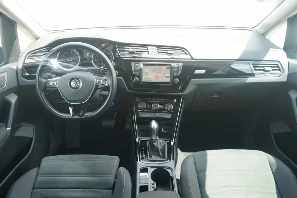 Volkswagen Touran 1.4 TSI DSG Highline LED Navi ACC 7-Sitze 01/2017-photo-8