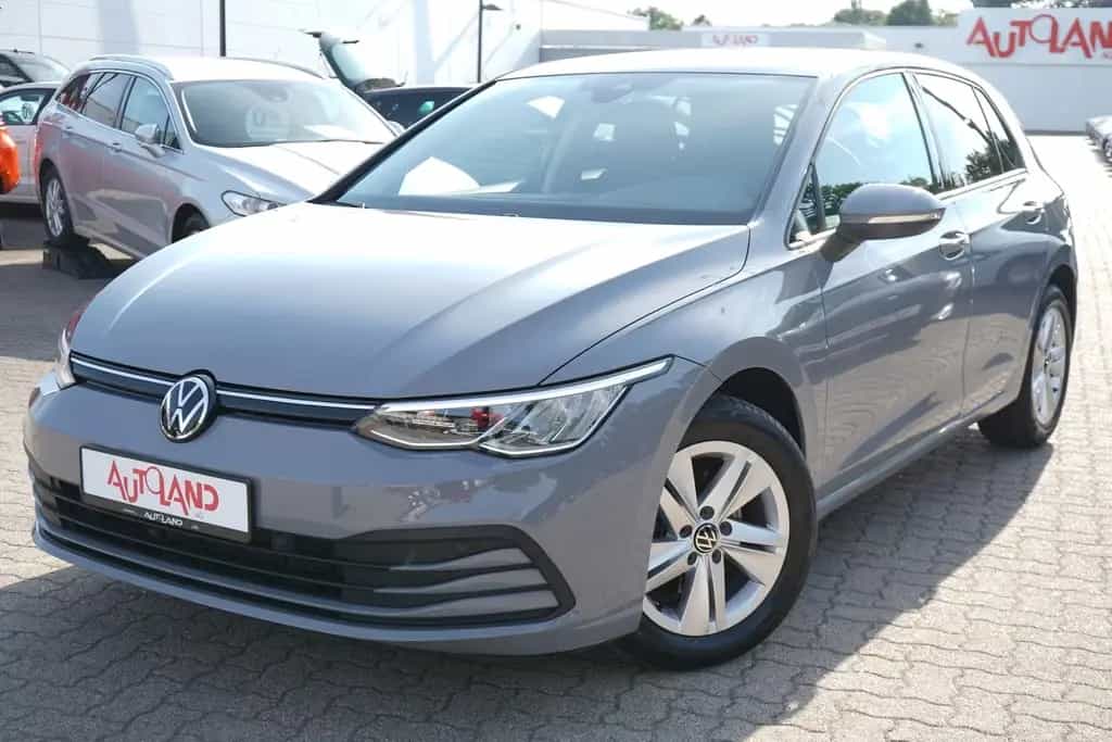 Volkswagen Golf VIII 1.5 16V TSI Life LED App-Connect ACC 10/2022-photo-0