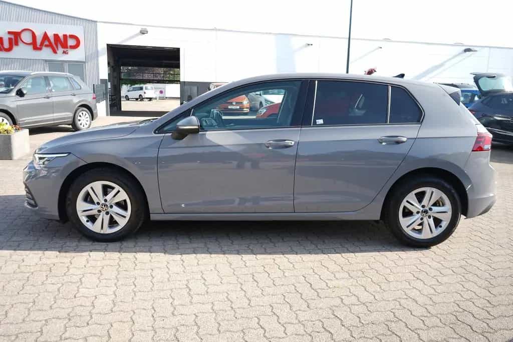 Volkswagen Golf VIII 1.5 16V TSI Life LED App-Connect ACC 10/2022-photo-1