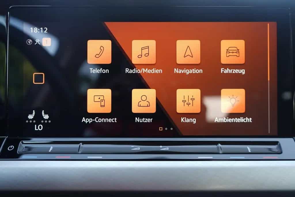 Volkswagen Golf VIII 1.5 16V TSI Life LED App-Connect ACC 10/2022-photo-12