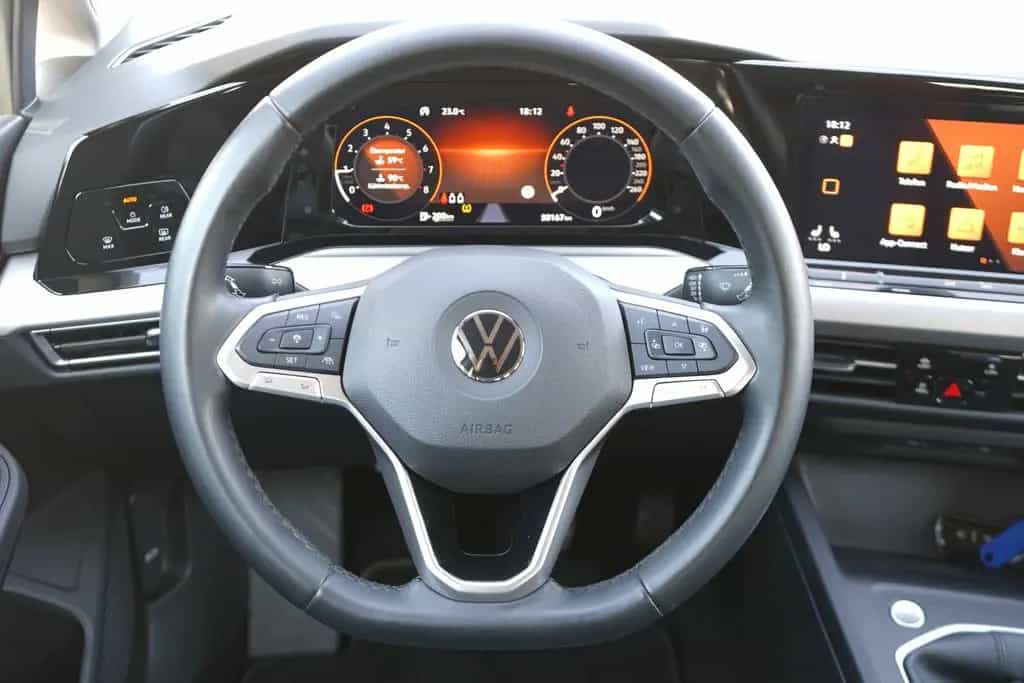 Volkswagen Golf VIII 1.5 16V TSI Life LED App-Connect ACC 10/2022-photo-18