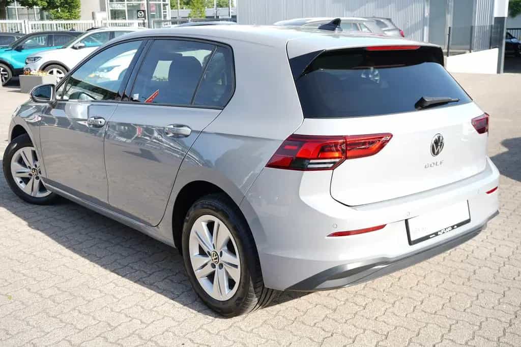 Volkswagen Golf VIII 1.5 16V TSI Life LED App-Connect ACC 10/2022-photo-2