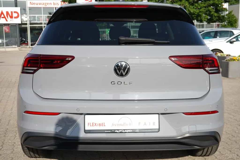 Volkswagen Golf VIII 1.5 16V TSI Life LED App-Connect ACC 10/2022-photo-3