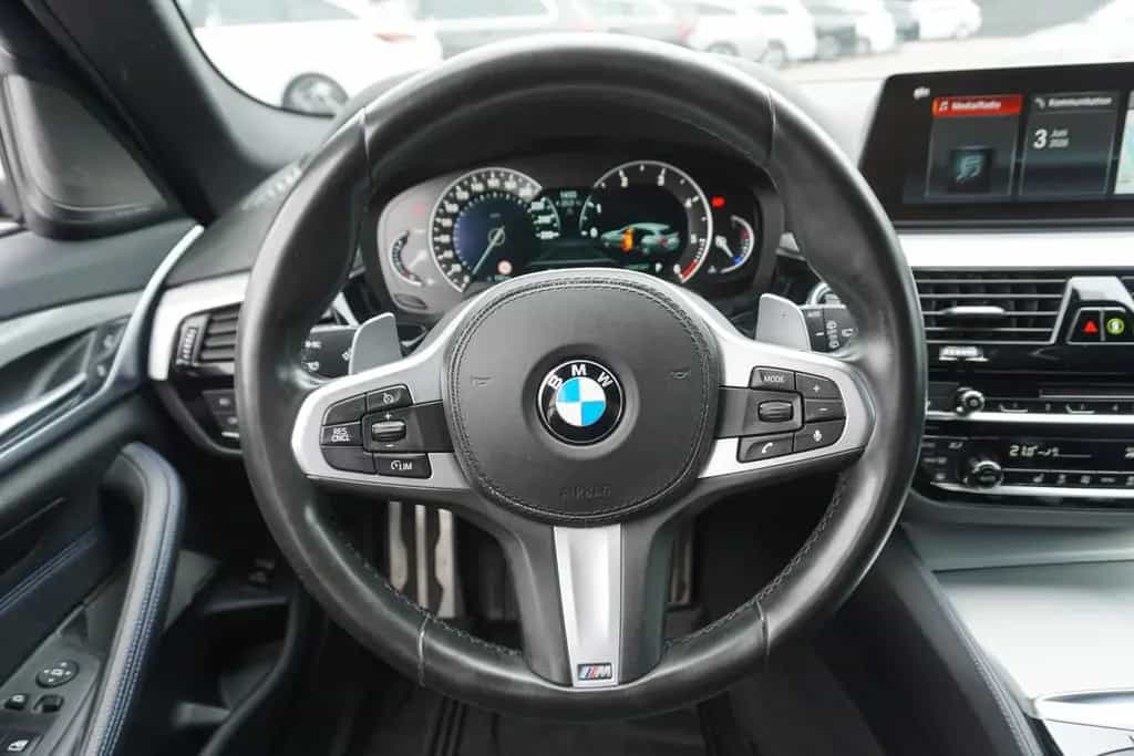 BMW 520 d xDrive M Sport AHK Standheizung Kamera 05/2019-photo-16