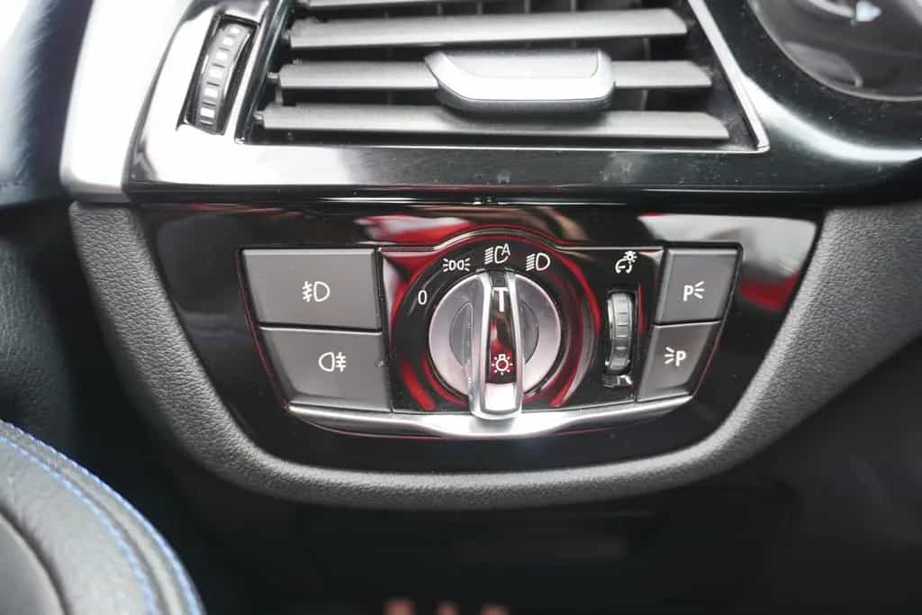 BMW 520 d xDrive M Sport AHK Standheizung Kamera 05/2019-photo-22