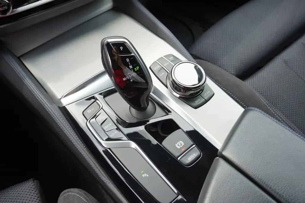 BMW 520 d xDrive M Sport AHK Standheizung Kamera 05/2019-photo-37