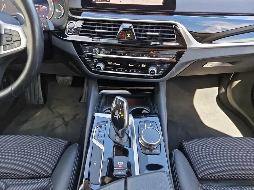 BMW 520 d Touring Aut. Sport Line AHK+HUD+Business+ 07/2019-photo-8