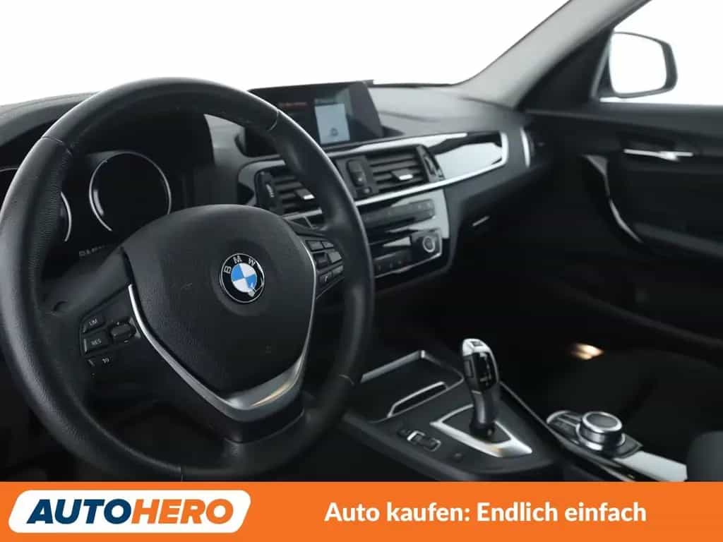 BMW 120 i Sport Line Aut.*NAVI*PDC*TEMPO*SHZ*ALU* 03/2019-photo-10