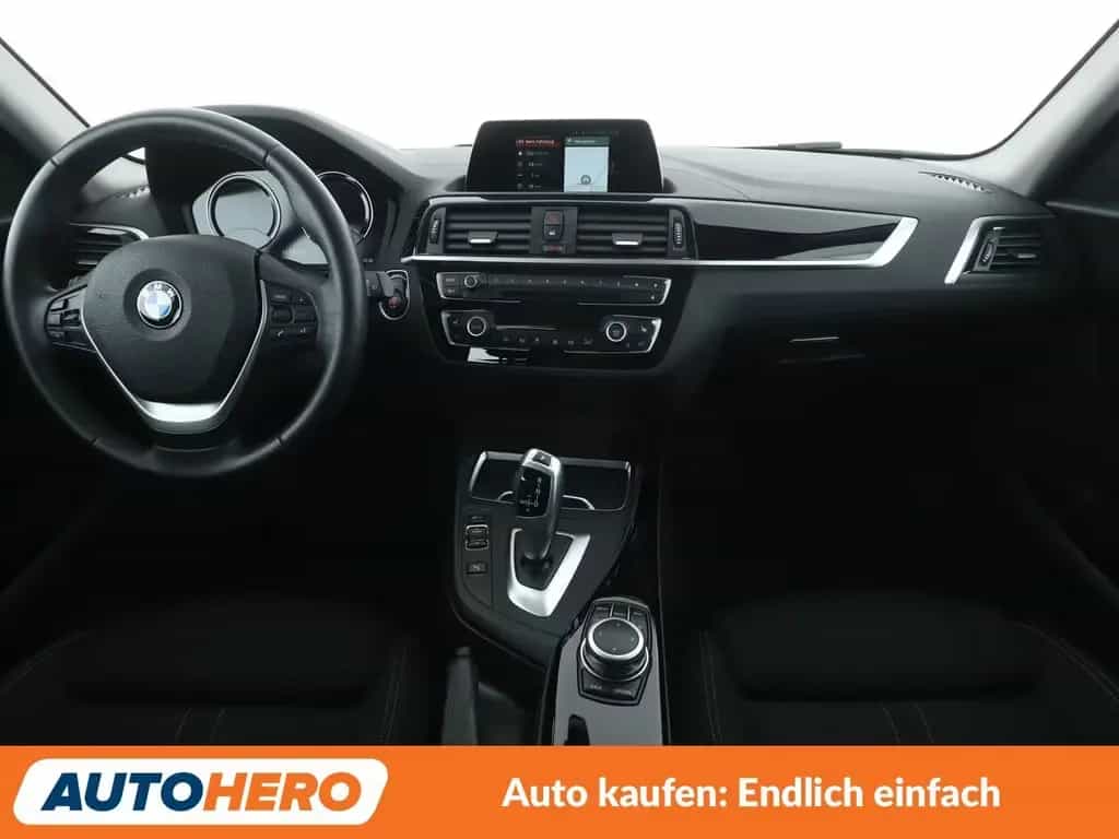 BMW 120 i Sport Line Aut.*NAVI*PDC*TEMPO*SHZ*ALU* 03/2019-photo-11