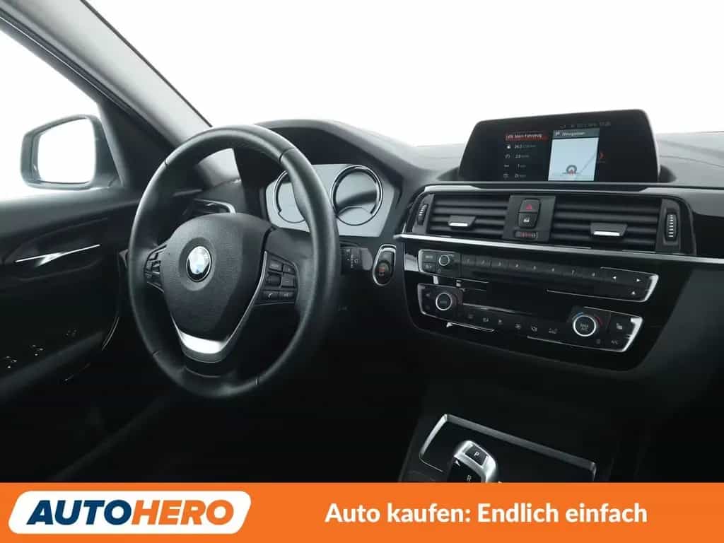 BMW 120 i Sport Line Aut.*NAVI*PDC*TEMPO*SHZ*ALU* 03/2019-photo-12