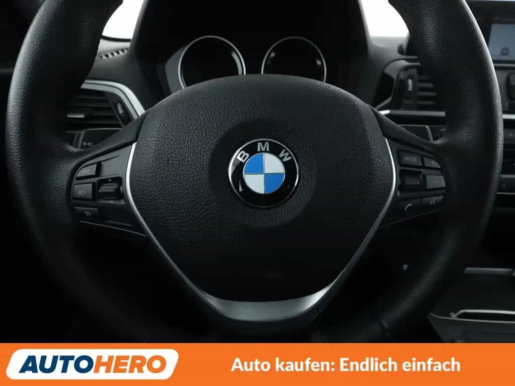 BMW 120 i Sport Line Aut.*NAVI*PDC*TEMPO*SHZ*ALU* 03/2019-photo-18
