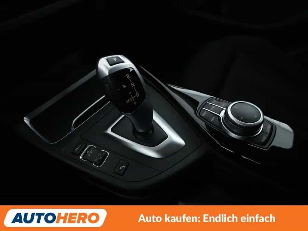 BMW 120 i Sport Line Aut.*NAVI*PDC*TEMPO*SHZ*ALU* 03/2019-photo-24