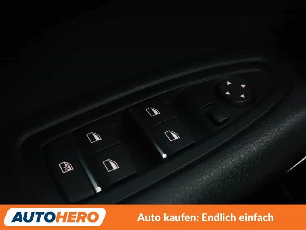BMW 120 i Sport Line Aut.*NAVI*PDC*TEMPO*SHZ*ALU* 03/2019-photo-25