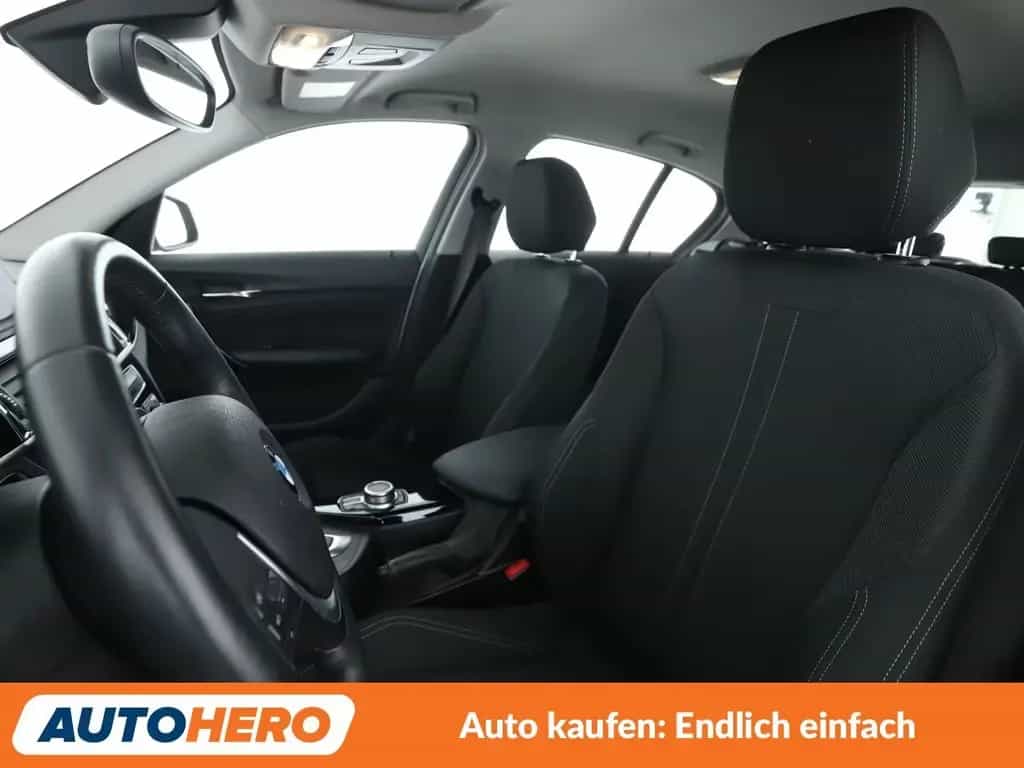 BMW 120 i Sport Line Aut.*NAVI*PDC*TEMPO*SHZ*ALU* 03/2019-photo-9